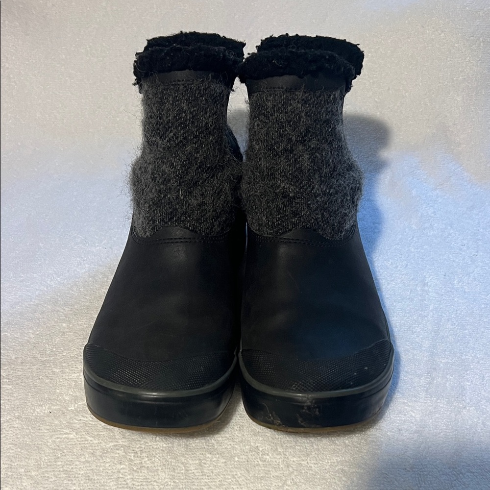 Keen Black and Gray Winter Boots
